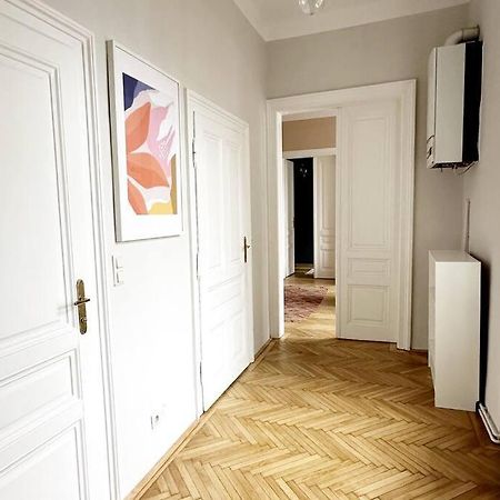 Ruhige & Grosse Altbauwohnung 7Min Zum Zentrum 维也纳 外观 照片